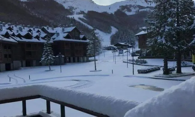 Val Di Luce Home ابيتون 0*,